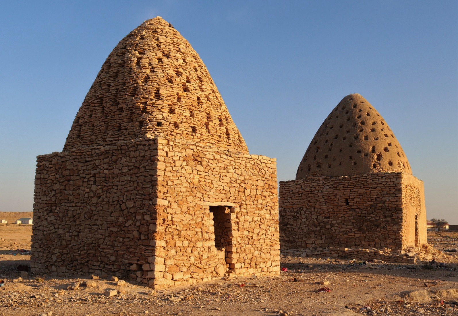 Dervish Tombs, Taleh